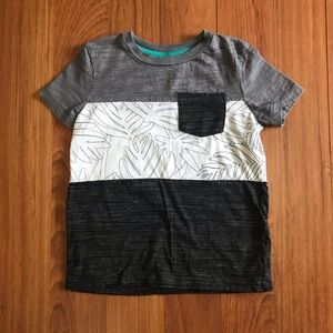 Old Navy Boy’s Colorblock T-Shirt Size 5